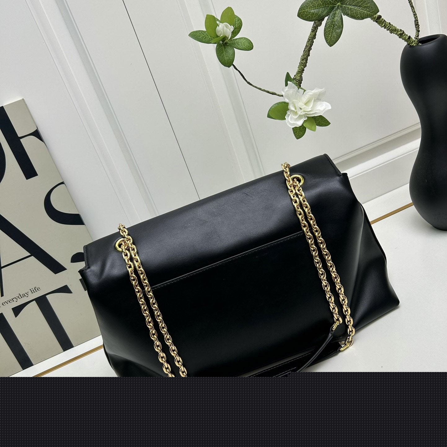 Pra*a top handle bags
